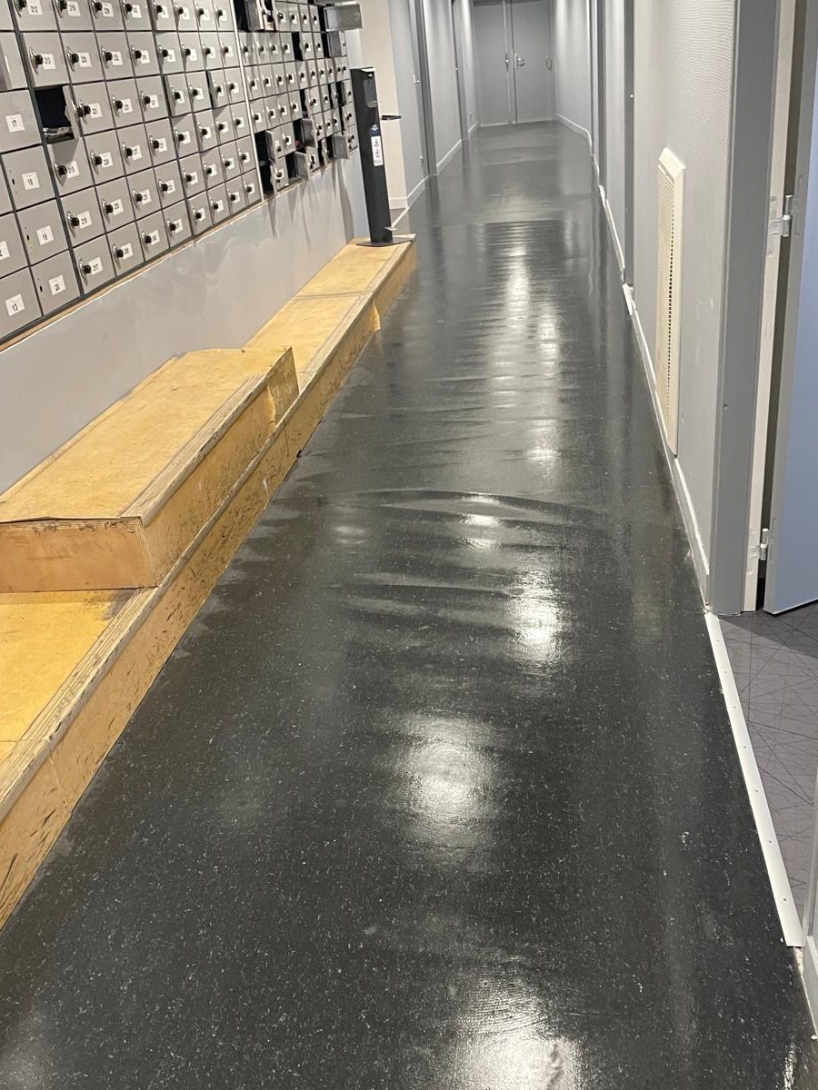 Sol de couloir après intervention de Cristal Pro